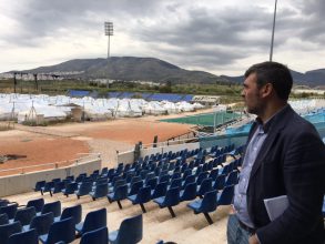 Ricardo Cortés visita un campo de refugiados en Grecia Ricardo Cortés en Grecia 210417
