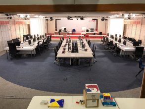 55 personas utilizarán 40 ordenadores y dos escáneres en el proceso de verific salon-de-actos-para-recuento-de-avales