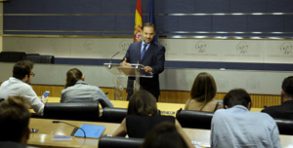 Ábalos: "Es urgente generar una dinámica que permita una política alternativa Rueda de prensa de José Luis Ábalos 270617