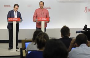 El PSOE apuesta por Ayuntamientos “fuertes”, con “recursos adecuados” y Caballero y Gómez de Celis, en rueda de prensa
