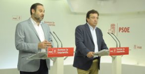 El PSOE votará en contra de los objetivos de déficit, porque el Gobierno "sigu Rueda de prensa de Ábalos y Fernández Vara