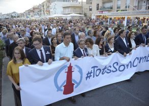 PEDRO SÁNCHEZ: “Hay un único enemigo que es el terrorismo, un único objetiv pedro-sanchez-en-la-manifestacion-de-cambrils
