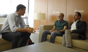 El PSOE le recuerda al Gobierno la importancia de defender la libertad de expres Un momento de la reunión