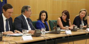 El PSOE defiende la "unidad de todas las fuerzas democráticas" frente al terror Reunión pacto contra el terrorismo yihadista 210817