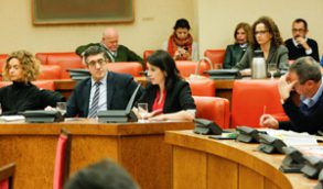 Adriana Lastra: “Seamos audaces. Nuestro modelo autonómico necesita una actua Adriana Lastra, interviniendo en la Comisión
