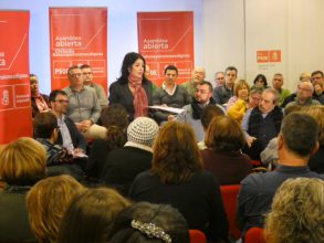 Adriana Lastra a Mariano Rajoy: "Las familias no pueden ahorrar porque tú hicis Adriana Lastra Oviedo 110218