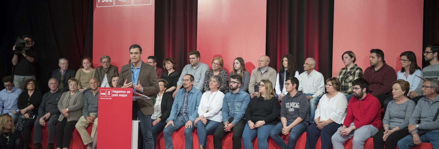 Pedro Sánchez: "Algunos se sacan másteres en corrupción, mientras suspenden a Pedro Sánchez en Alzira