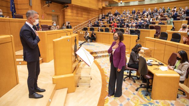 Eva Granados acata la Constitución en el Pleno del Senado