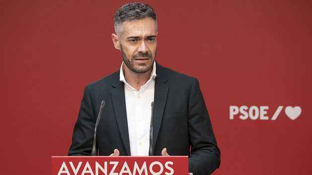 Felipe Sicilia, portavoz de la Ejecutiva del PSOE, durante la rueda de prensa