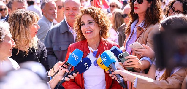 Mª Jesús Montero: “El 17M nos jugamos la vida”